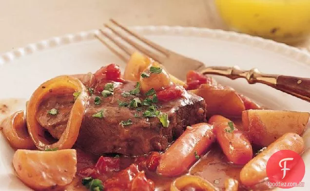 Bife suíço e vegetais de fogão lento