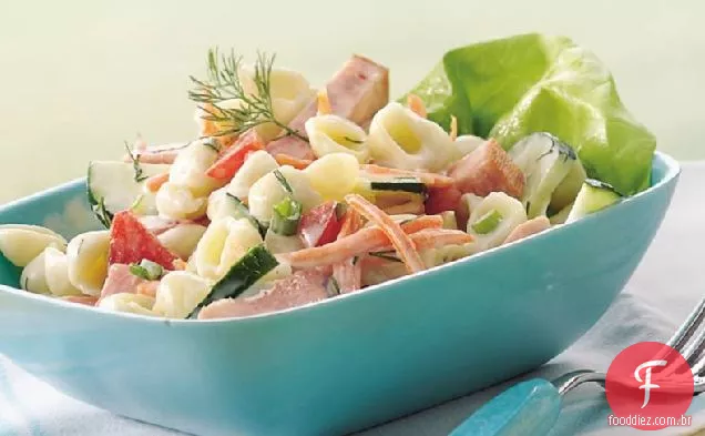 Salada de legumes e presunto de jardim