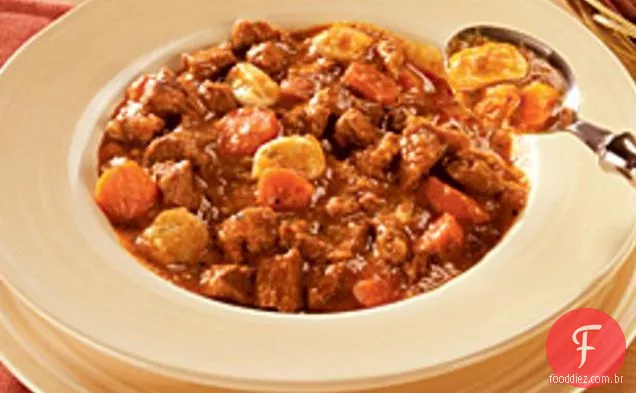 Ensopado De Carne Com Bolinhos De Mostarda