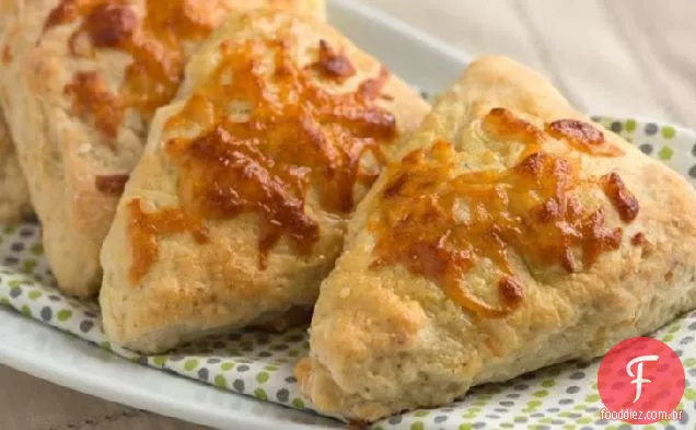 Biscoitos de sálvia, alho e Provolone
