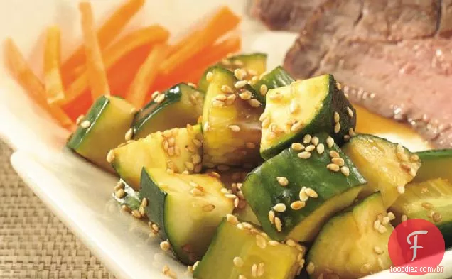 Salada Asiática De Pepino E Abobrinha