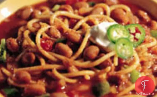 Três-alarme espaguete e Pinto feijão Chili
