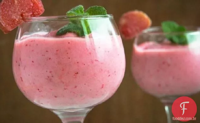 Smoothies Cremosos De Ruibarbo De Morango