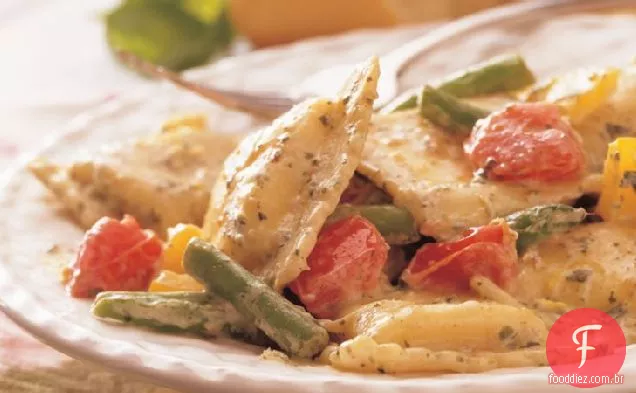 Ravioli primavera com creme Pesto