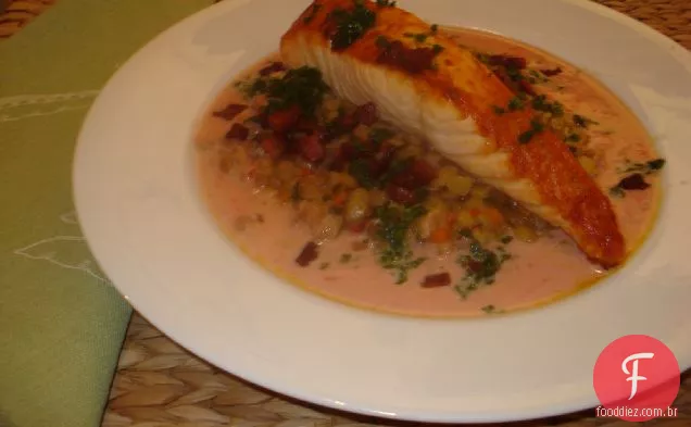 Salmão com lentilhas e creme de rábano Rosa