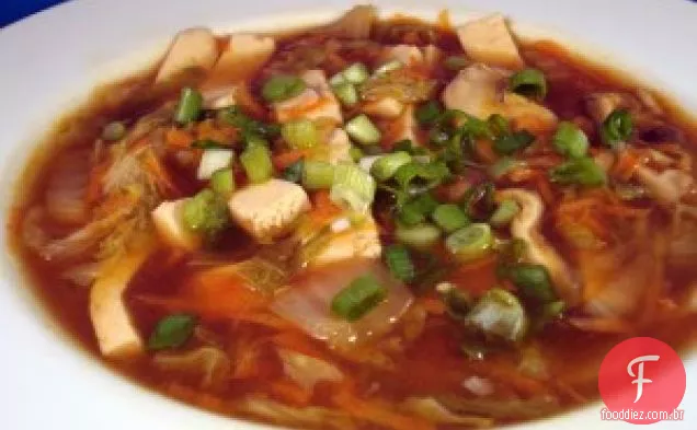 Sopa Quente E Azeda Com Orelhas De Madeira E Repolho Napa