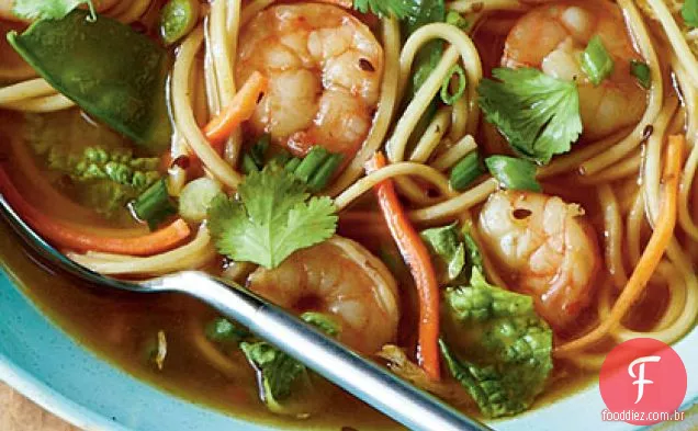 Tigela De Macarrão De Camarão Picante