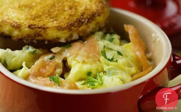Ovos Mexidos Com Salmão E Ervas