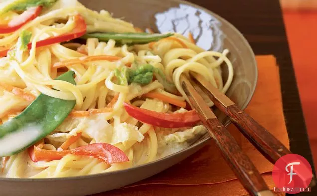 Macarrão De Curry Vermelho Vegetariano