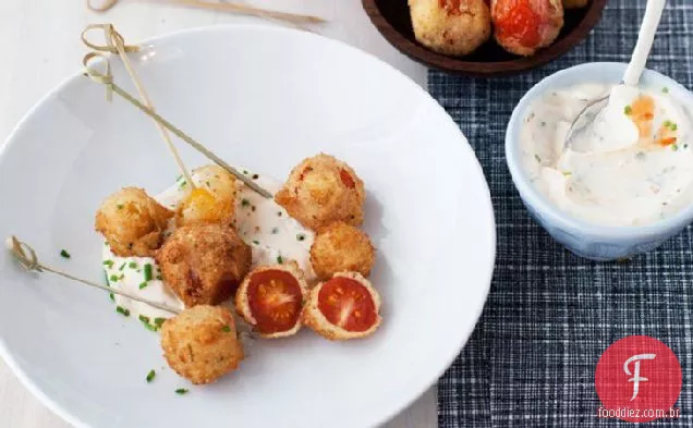 Tomates cereja fritos com iogurte picante