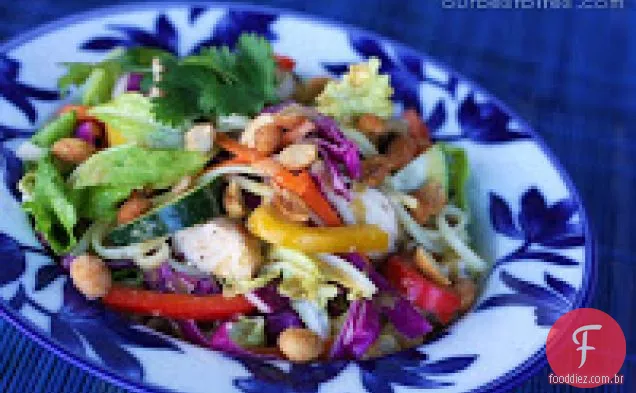 Salada Tailandesa De Macarrão De Amendoim