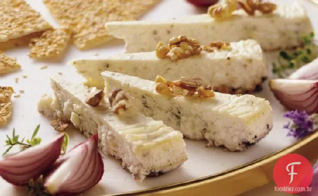 Cheesecake de Gorgonzola com nozes torradas