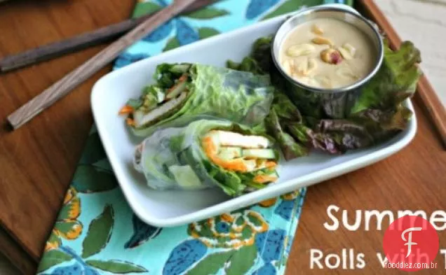 {tofu} rolos de Verão Com Molho De Amendoim