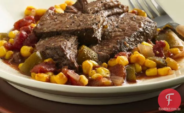 Panela elétrica Cajun assada com Maque Choux