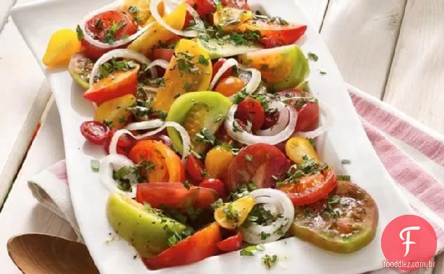 Salada de tomate e erva
