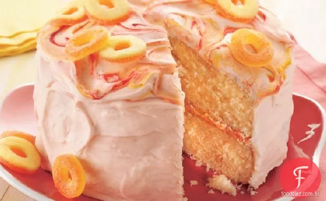 Bolo de pêssego com geada de pêssego azedo
