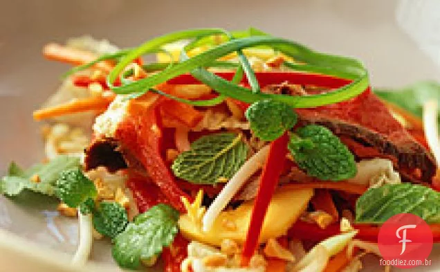 Salada De Bife Asiática Com Vinagrete Picante