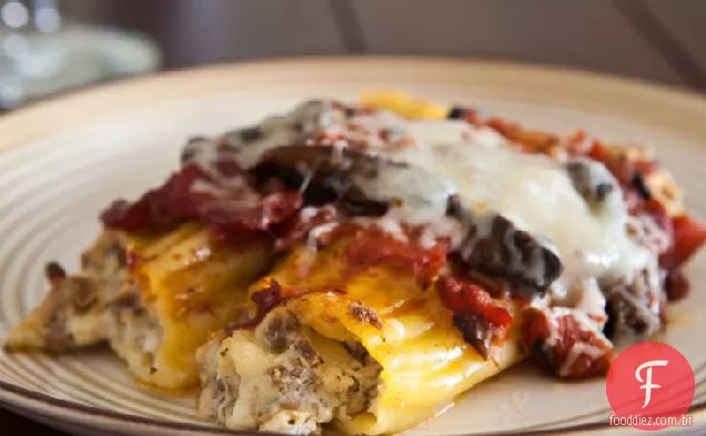 Manicotti de carne e cogumelos