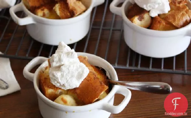 Pêssegos e creme caçarola de torrada francesa