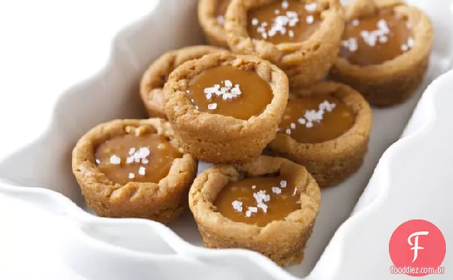 Copos Salgados Do Biscoito Do Caramelo