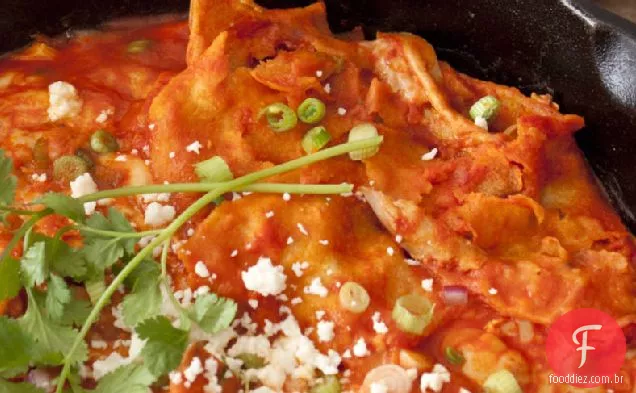 Chilaquiles De Frango Vermelho Chile