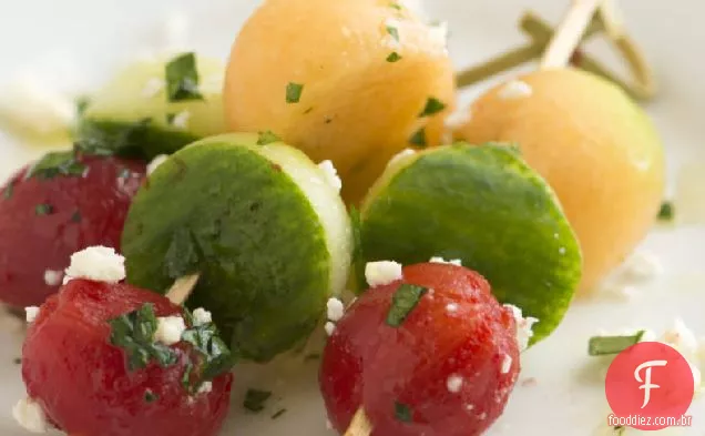 Espetos de tomate, pepino e melão