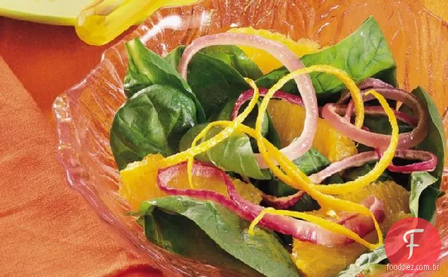 Salada Fresca De Espinafre, laranja e cebola roxa