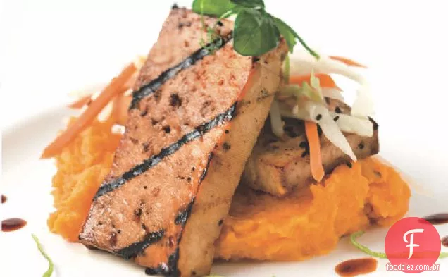 Tal Ronnen's Agave Lime grelhado Tofu com Slaw Asiático e purê de Batata Doce