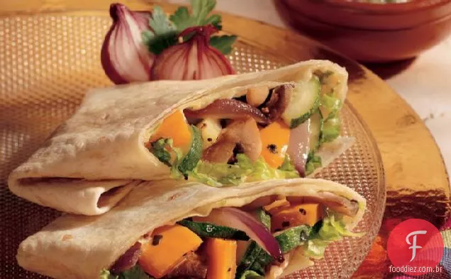 Envoltórios de vegetais assados com alho Aioli