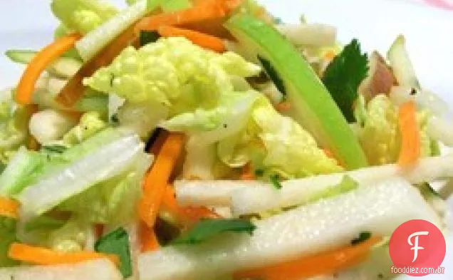 Jicama, cenoura e maçã verde Slaw