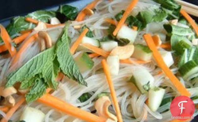 Salada Vietnamita De Arroz E Macarrão