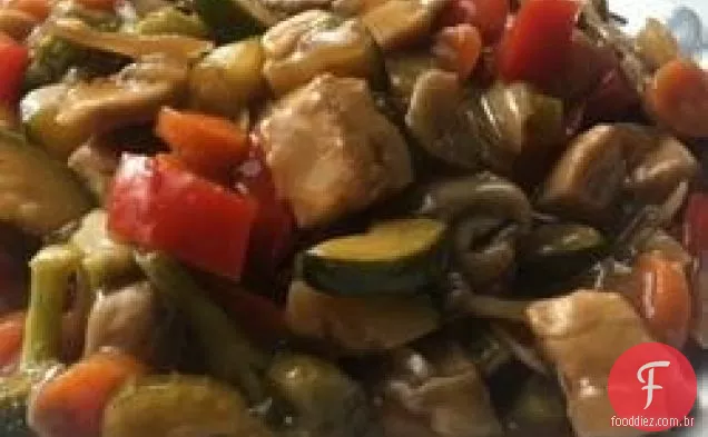 Legumes fritos com frango ou porco