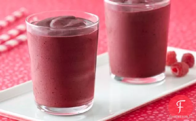Smoothies de Chocolate com bagas e espinafre