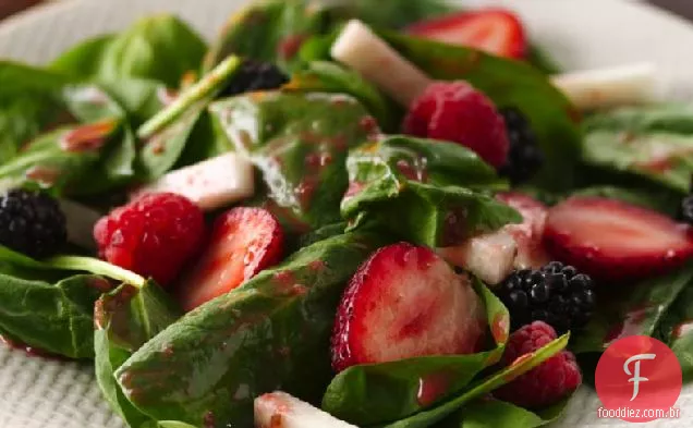 Salada tripla de espinafre Berry e Jicama