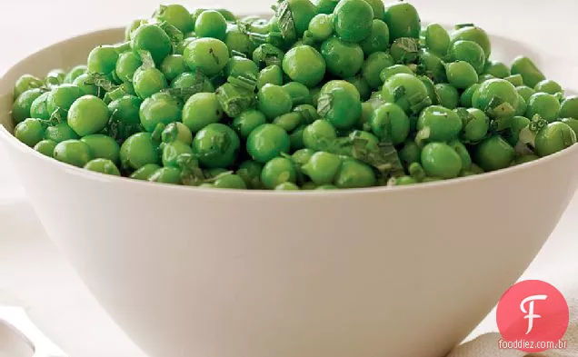 Ervilhas frescas com hortelã e cebolinha