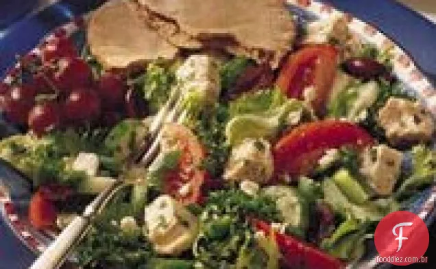 Salada de frango grego com vinagrete de hortelã