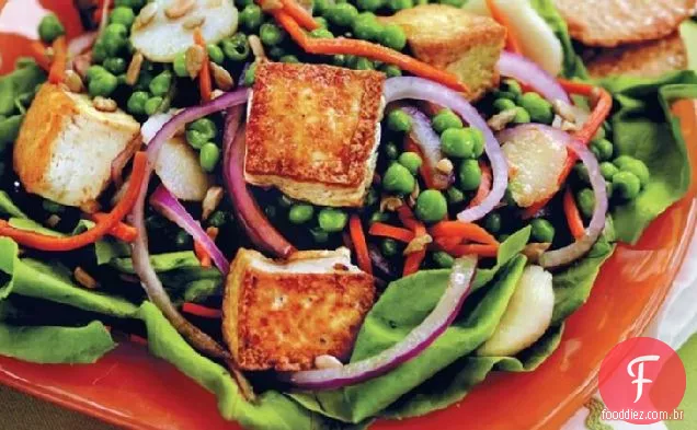 Salada de ervilha, cenoura e Tofu