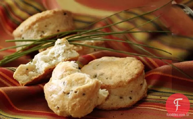 Biscoitos de Creme de leite e cebolinha