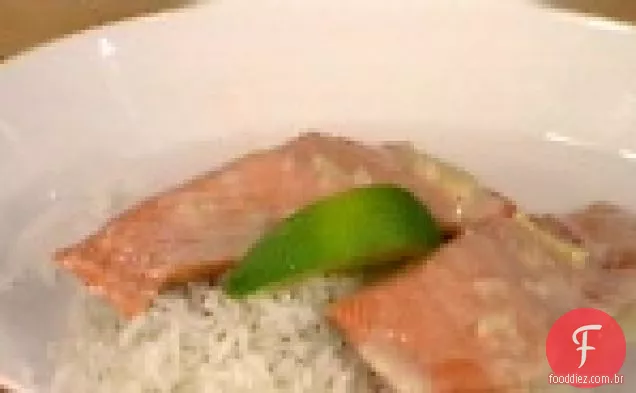 Sake - salmão sockeye cozido no vapor com manteiga de saquê