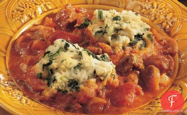 Guisado italiano com bolinhos de espinafre