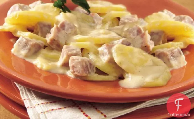 Batatas com casca de queijo com presunto