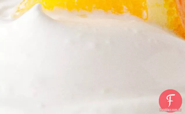 Cupcakes brancos belgas com cobertura Laranja