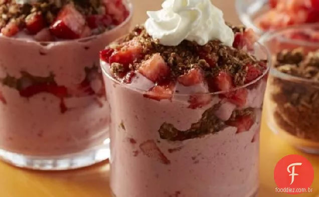Mixed Berry Cheesecake Smoothie Parfaits