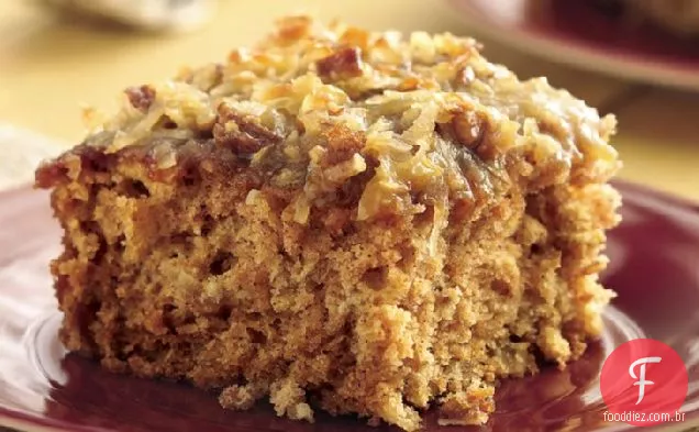 Bolo de aveia com molho de maçã com cobertura de coco grelhado