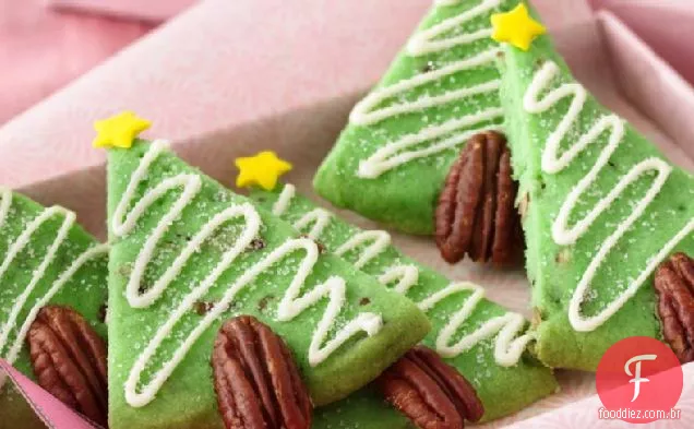 Biscoitos Da Árvore De Natal Do Shortbread Da Noz-Pecã