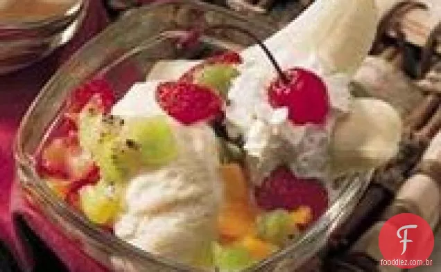 Banana Se divide com Salsa de frutas
