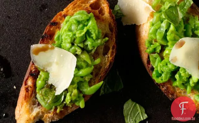 Ervilhas, Hortelã E Parmesão Crostini
