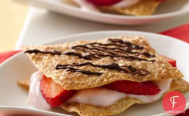 Wontons crocantes com Iogurte De Morango