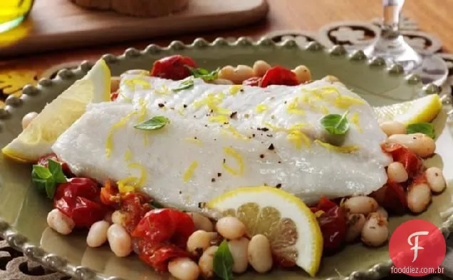 Estilo toscano tilápia e feijão Cannellini