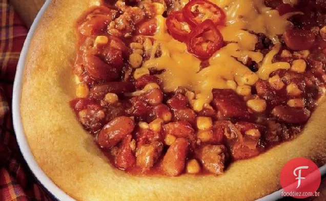 Caçarola de pimenta com pão de milho